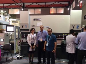 Earl ნესვის მომხმარებელს ეწვიეთ ჩვენს გამოფენაზე